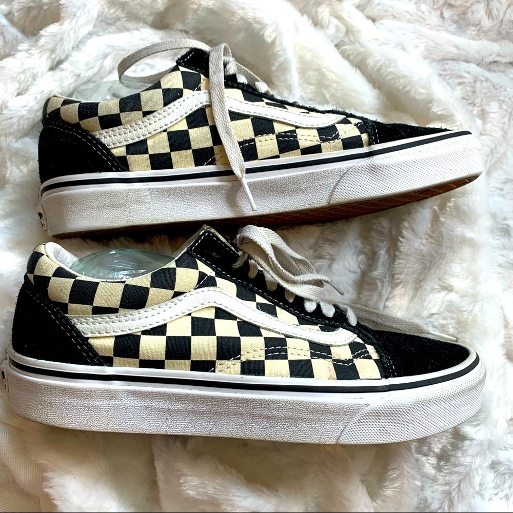 Checkered Vans Low Top Women’s 8.5